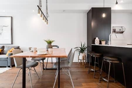 Sleek Condo In The Heart Of Little Italy By Den Stays Montréal Kültér fotó