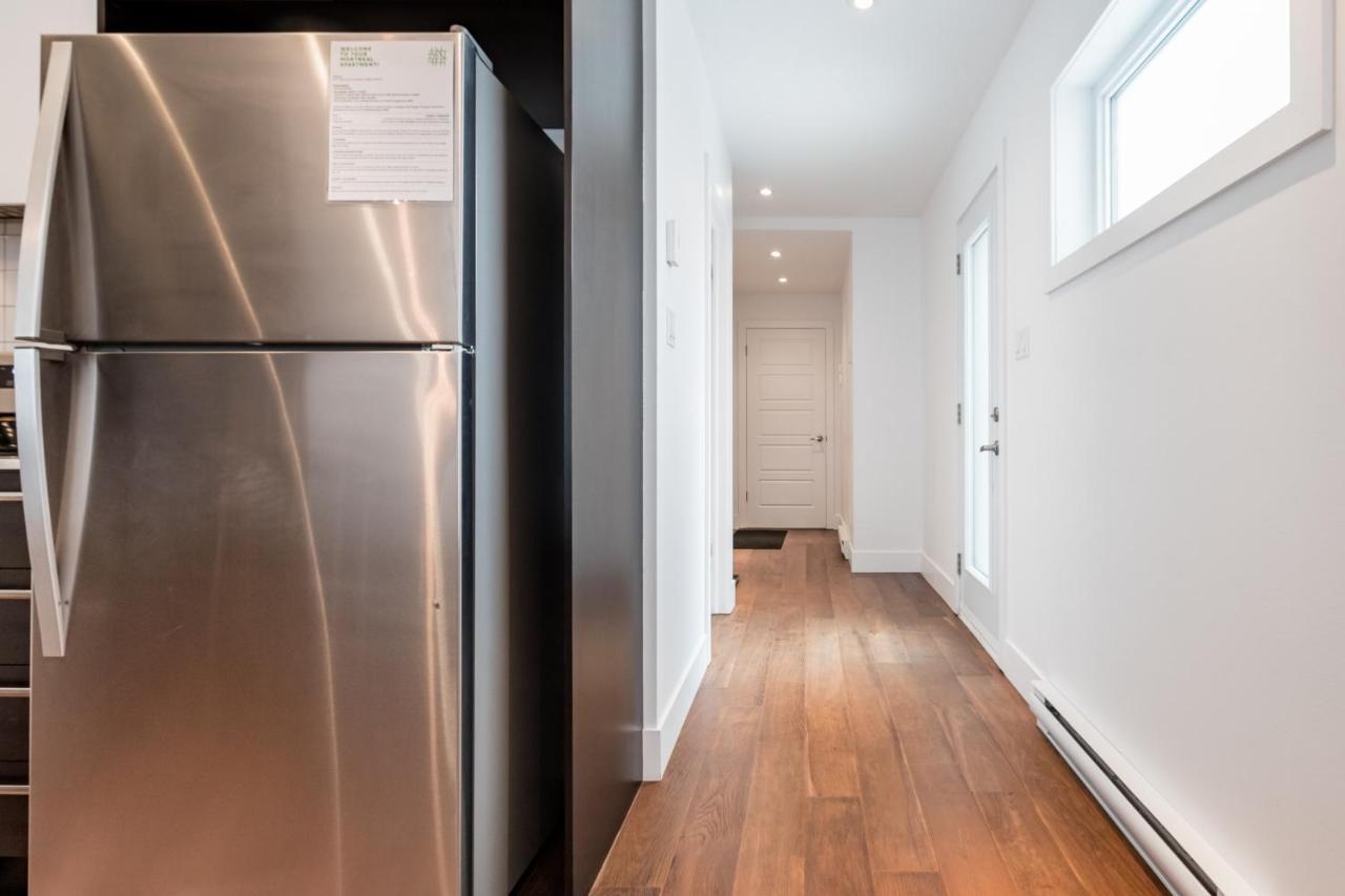 Sleek Condo In The Heart Of Little Italy By Den Stays Montréal Szoba fotó